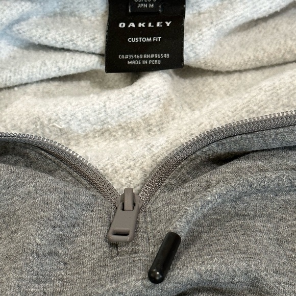 Oakley 1/4 Zip Unisex Hoodie - Picture 4 of 9